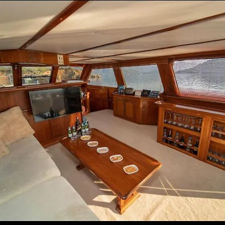 Tekne Goecek Bays And Islands Fethiye